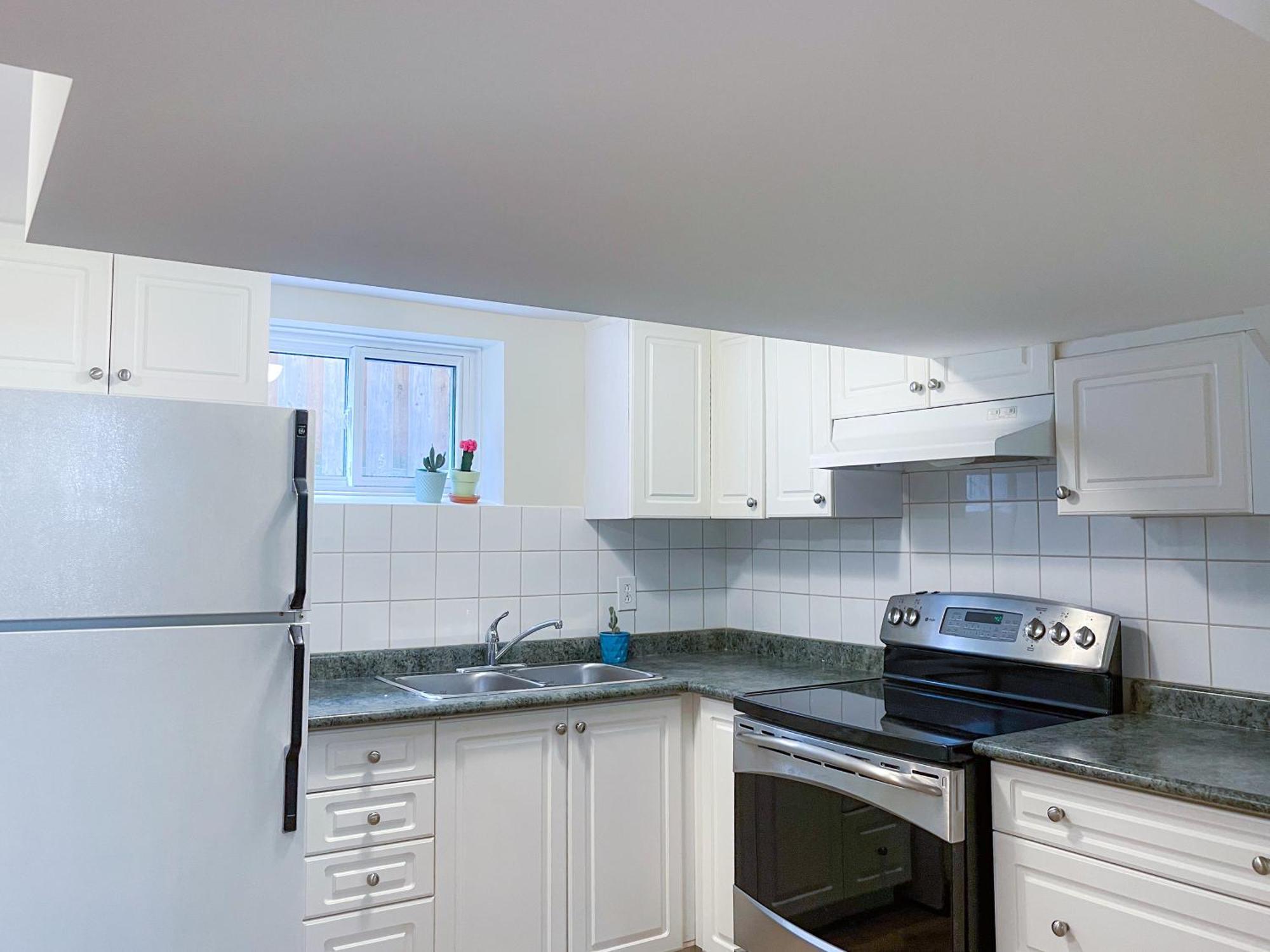 Newly-Renovated 3Br House, 12 Minutes To Airport Apartment Toronto Bagian luar foto